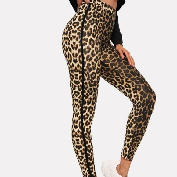 HIGH WAIST LEOPARD PRINT LEGGINGS - Picture 4 of 4